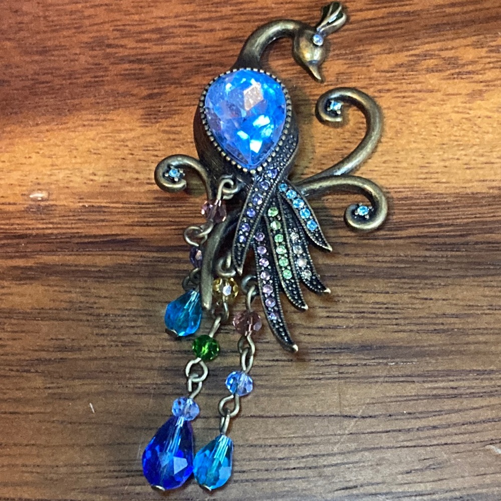 Vintage gold tone rhinestone PEACOCK bird dangle beads brooch pin